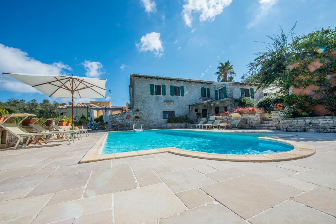 Kiparissi Villa Kourtaíïka Kültér fotó